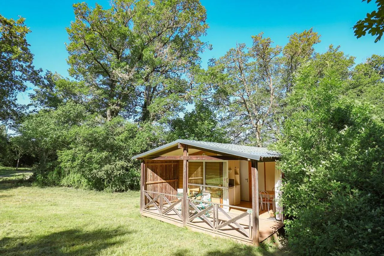شاليه Le Monastere Domaine De Combelles Vacances
