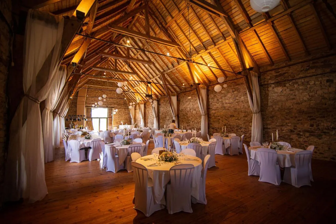 Le Monastere Domaine De Combelles Vacances فرنسا
